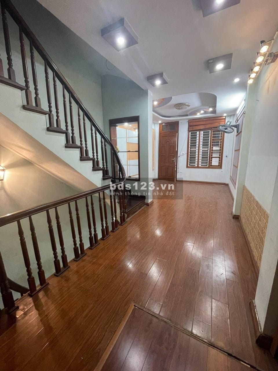 Bán nhà đẹp phố Nguyễn Khang, Cầu Giấy, đường ô tô kinh doanh, 4 tầng, giá 3,99 tỷ