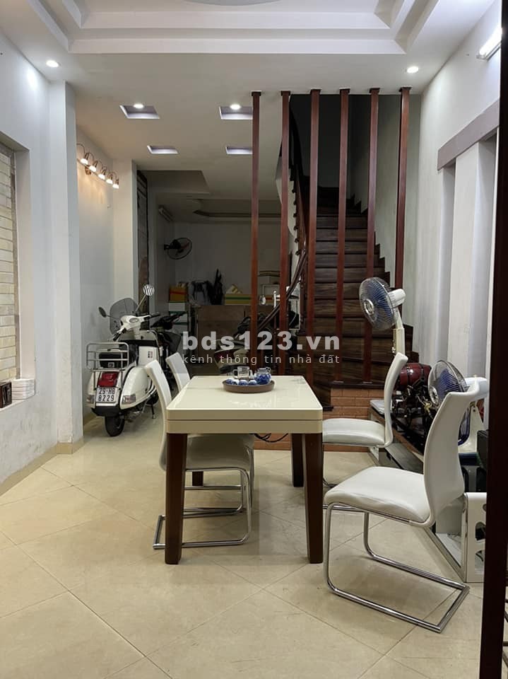 Bán nhà đẹp phố Nguyễn Khang, Cầu Giấy, đường ô tô kinh doanh, 4 tầng, giá 3,99 tỷ