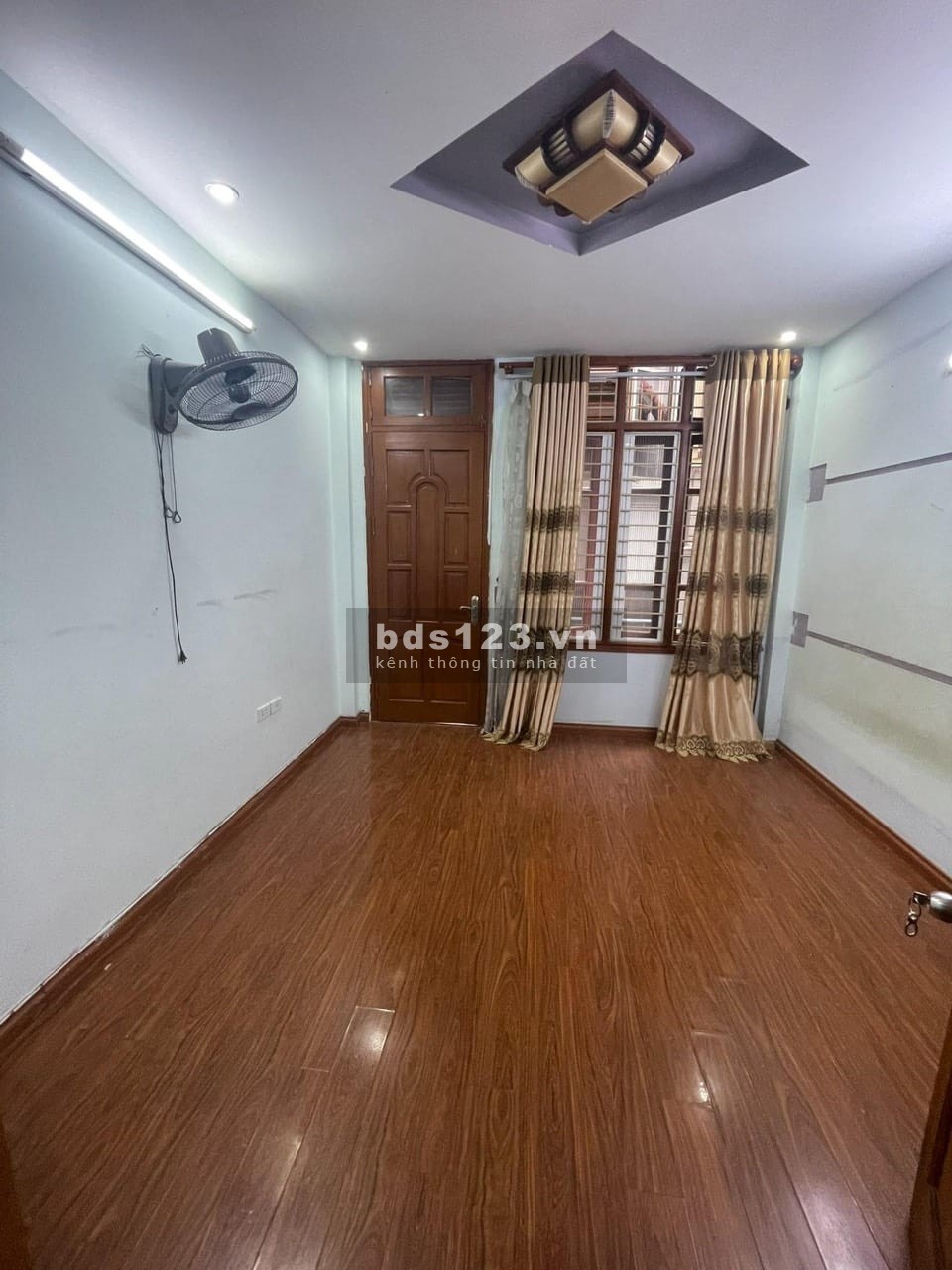 Bán nhà đẹp phố Nguyễn Khang, Cầu Giấy, đường ô tô kinh doanh, 4 tầng, giá 3,99 tỷ