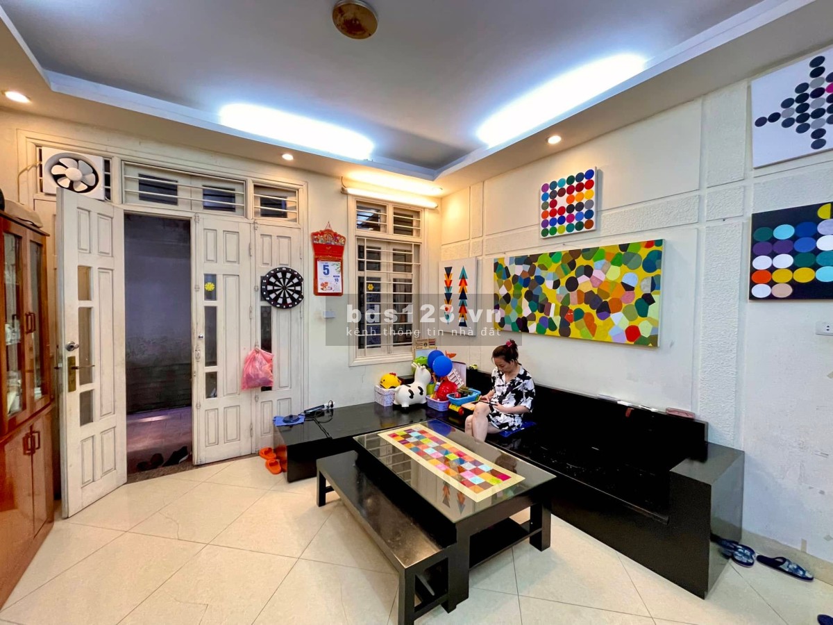 Bán nhà gần mặt phố Định Công, Hoàng Mai, DT 53m², MT 4,2m giá chỉ 4,65 tỷ