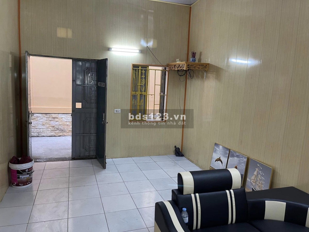 Bán nhà Lĩnh Nam, Hoàng Mai, có sổ, ở ngay, gần ô tô, DT 33m², nhỉnh giá 1 tỷ đồng