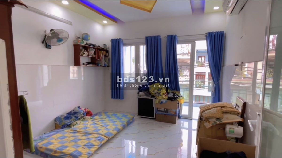 Bán Gấp Nhà Mặt Tiền Nguyễn Quý Anh, DTSD 52m², 4 PN + 3 WC, giá 11,6 tỷ, LH 0765617350