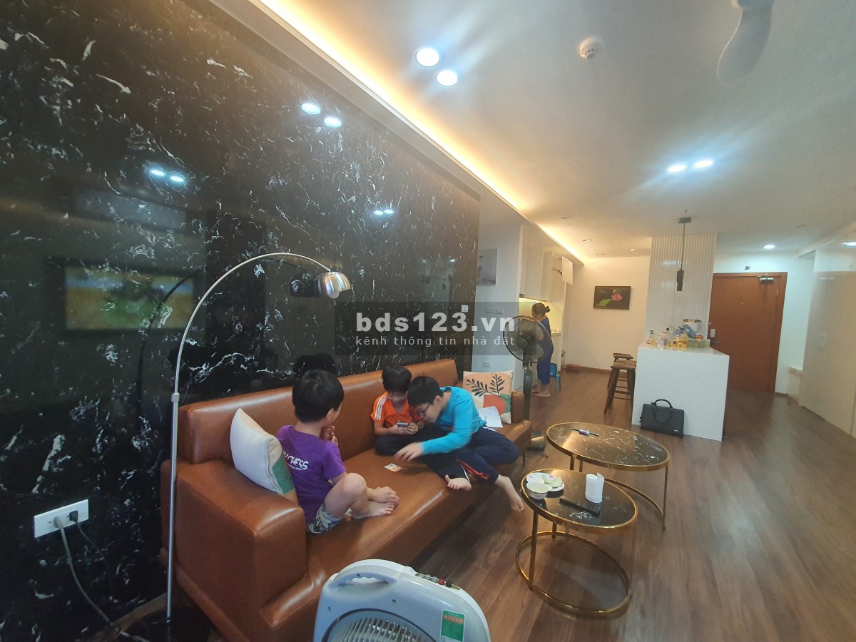 Chính chủ cần bán căn hộ Goldmark City 136 Hồ Tùng Mậu diện tích 143m2