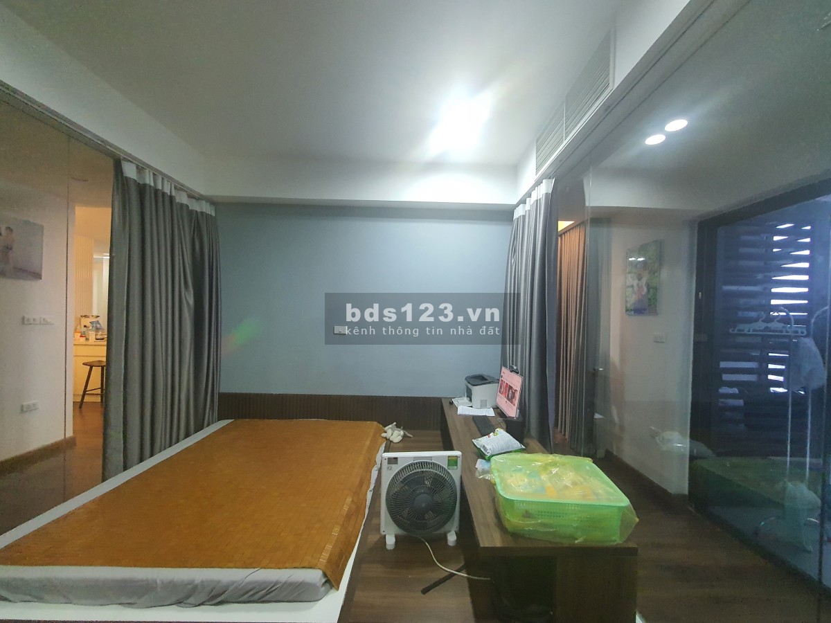 Chính chủ cần bán căn hộ Goldmark City 136 Hồ Tùng Mậu diện tích 143m2