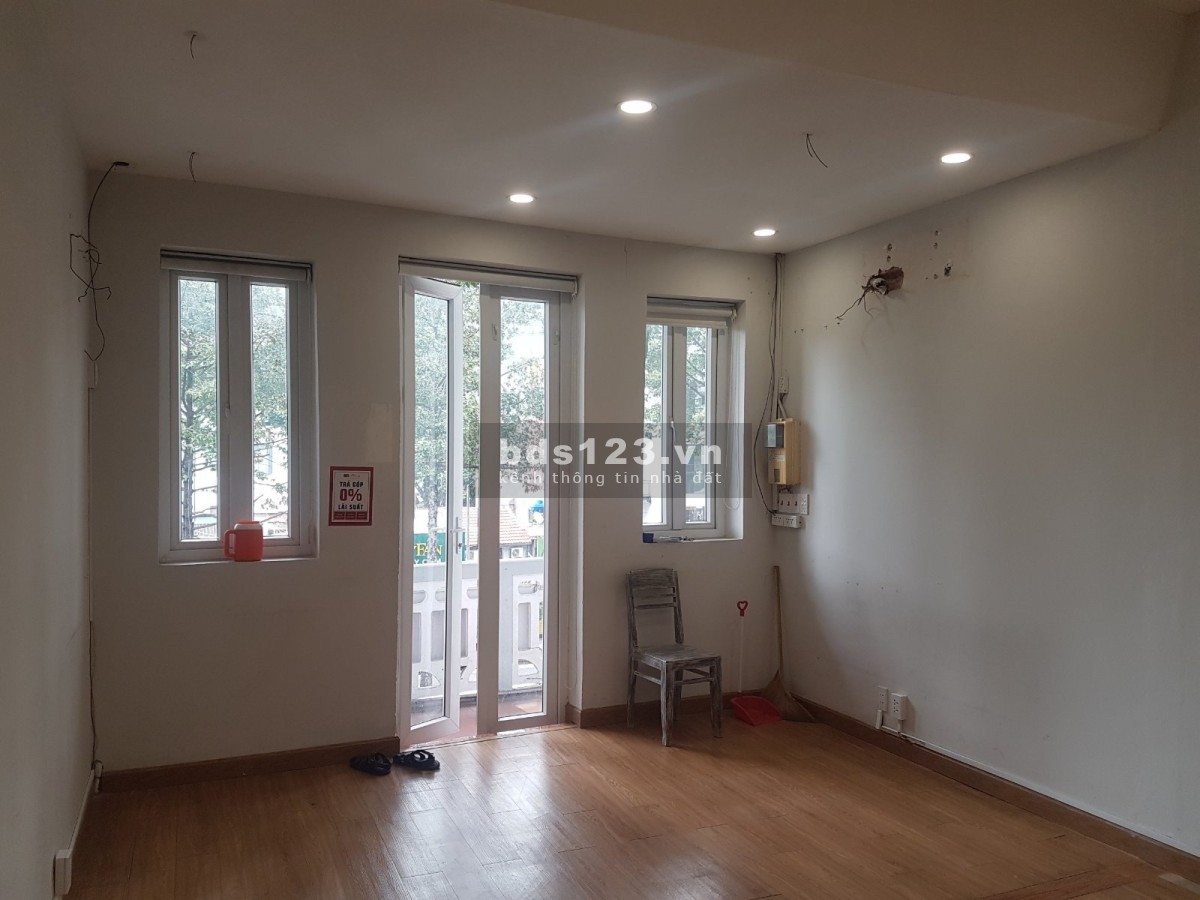 Cho thuê nhà nguyên căn, nhà trống giao ngay. Liên hệ: Công 0906346306