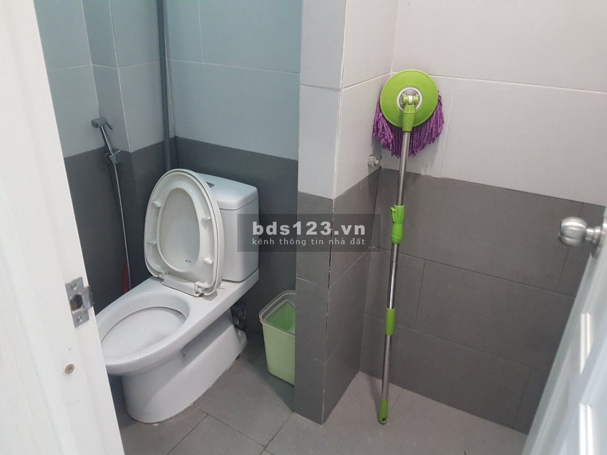 Cho thuê nhà nguyên căn, nhà trống giao ngay. Liên hệ: Công 0906346306