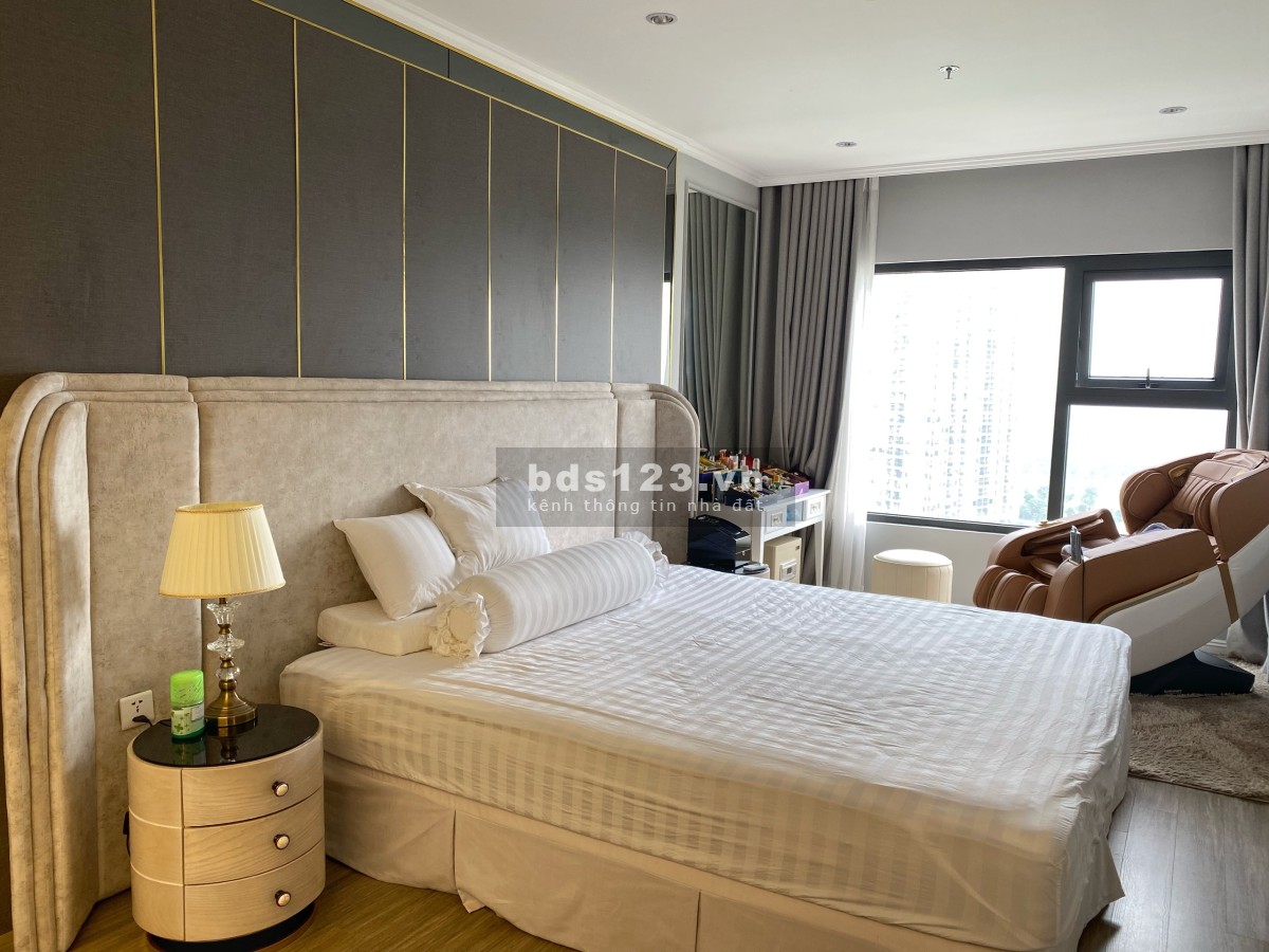 Cắt lỗ (300tr) bán căn hộ 3N2WC tầng đẹp view thoáng DT 80m2 giá 2,3 tỷ Vinhomes Ocean Park Gia Lâm