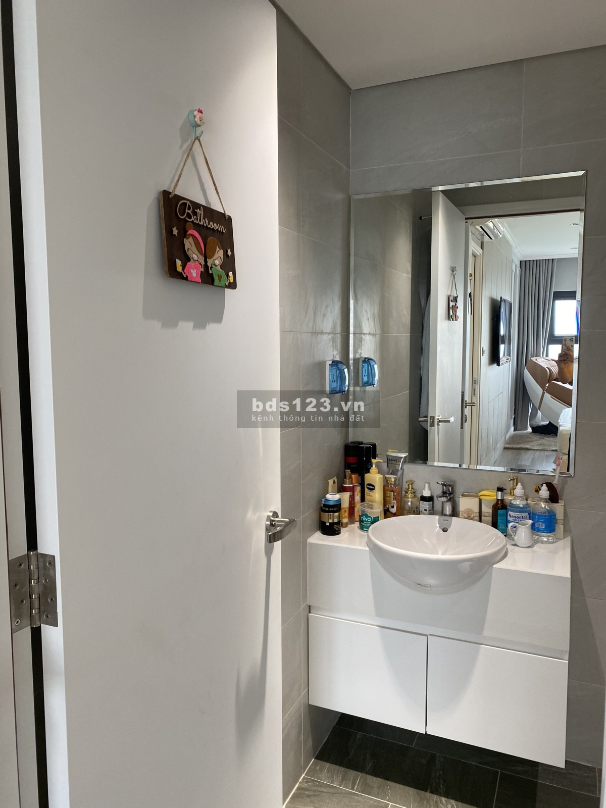 Cắt lỗ (300tr) bán căn hộ 3N2WC tầng đẹp view thoáng DT 80m2 giá 2,3 tỷ Vinhomes Ocean Park Gia Lâm