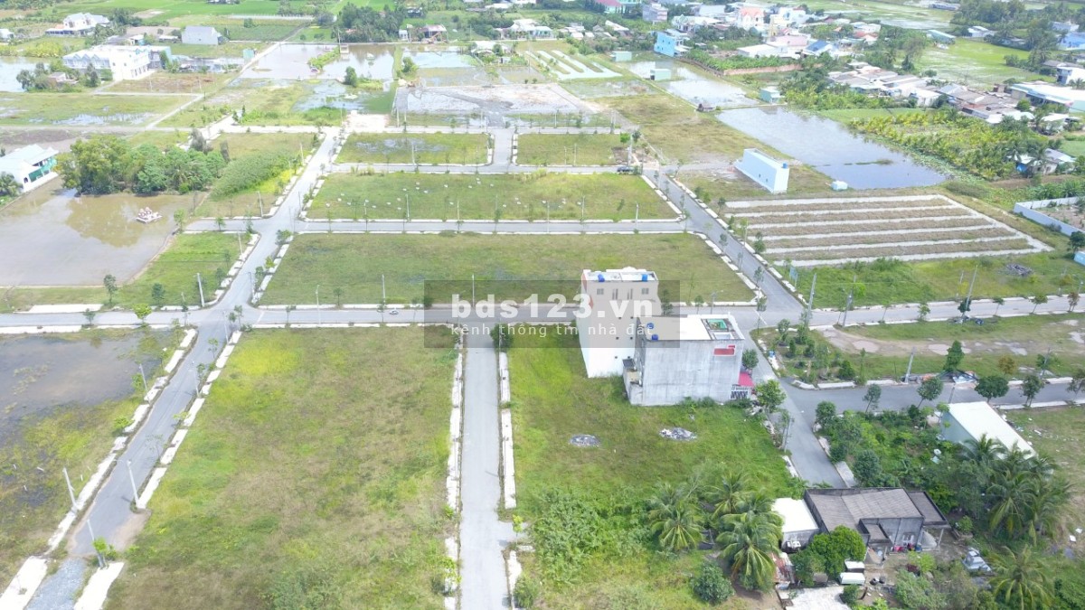 Cần Bán Đất Nền Long Cang Sổ Sẵn diện tích 100m2 giá ngộp