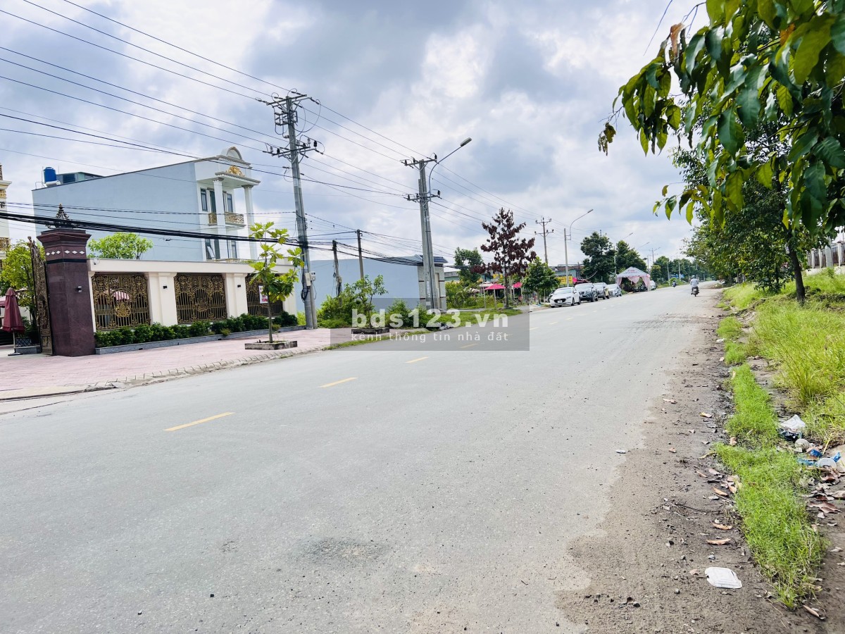 Cần Bán Đất Nền Long Cang Sổ Sẵn diện tích 100m2 giá ngộp