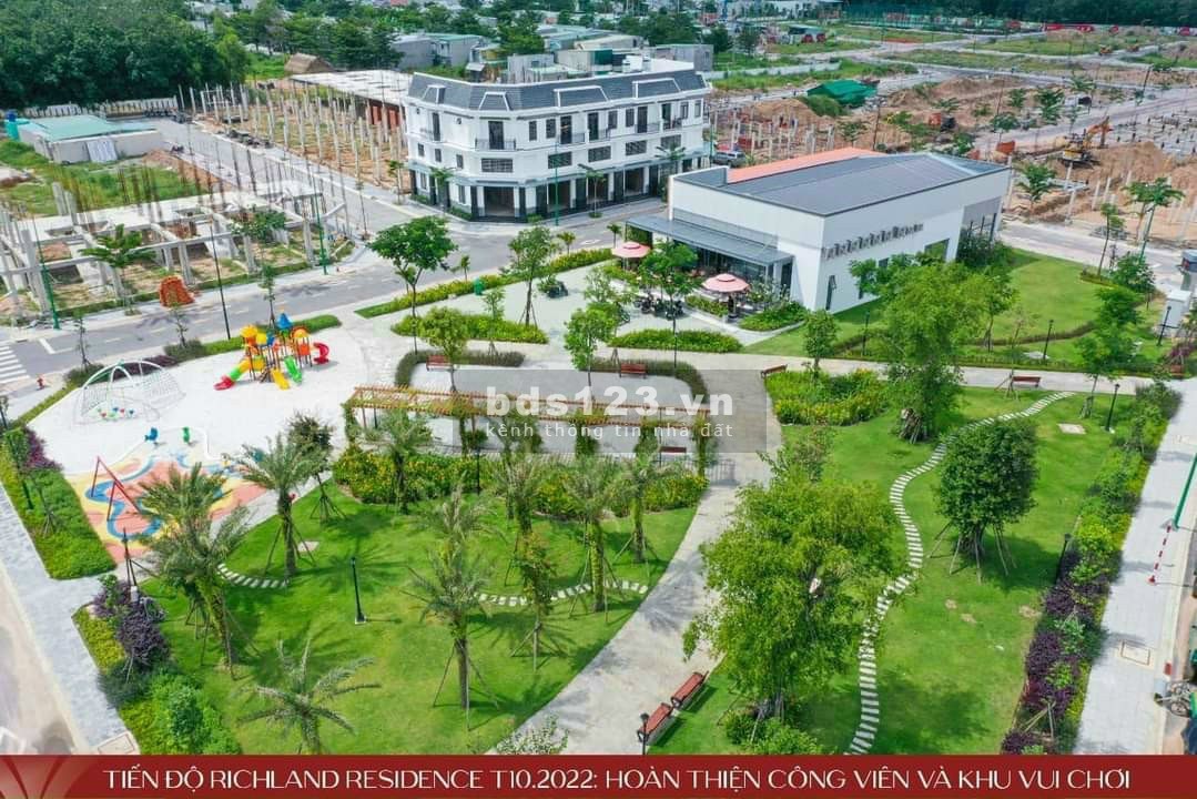 Bán nhà ở Bến Cát, cách TP mới 200m, vay NH 80% lãi 4,8%/năm, DT 118m², giá 1,6 tỷ
