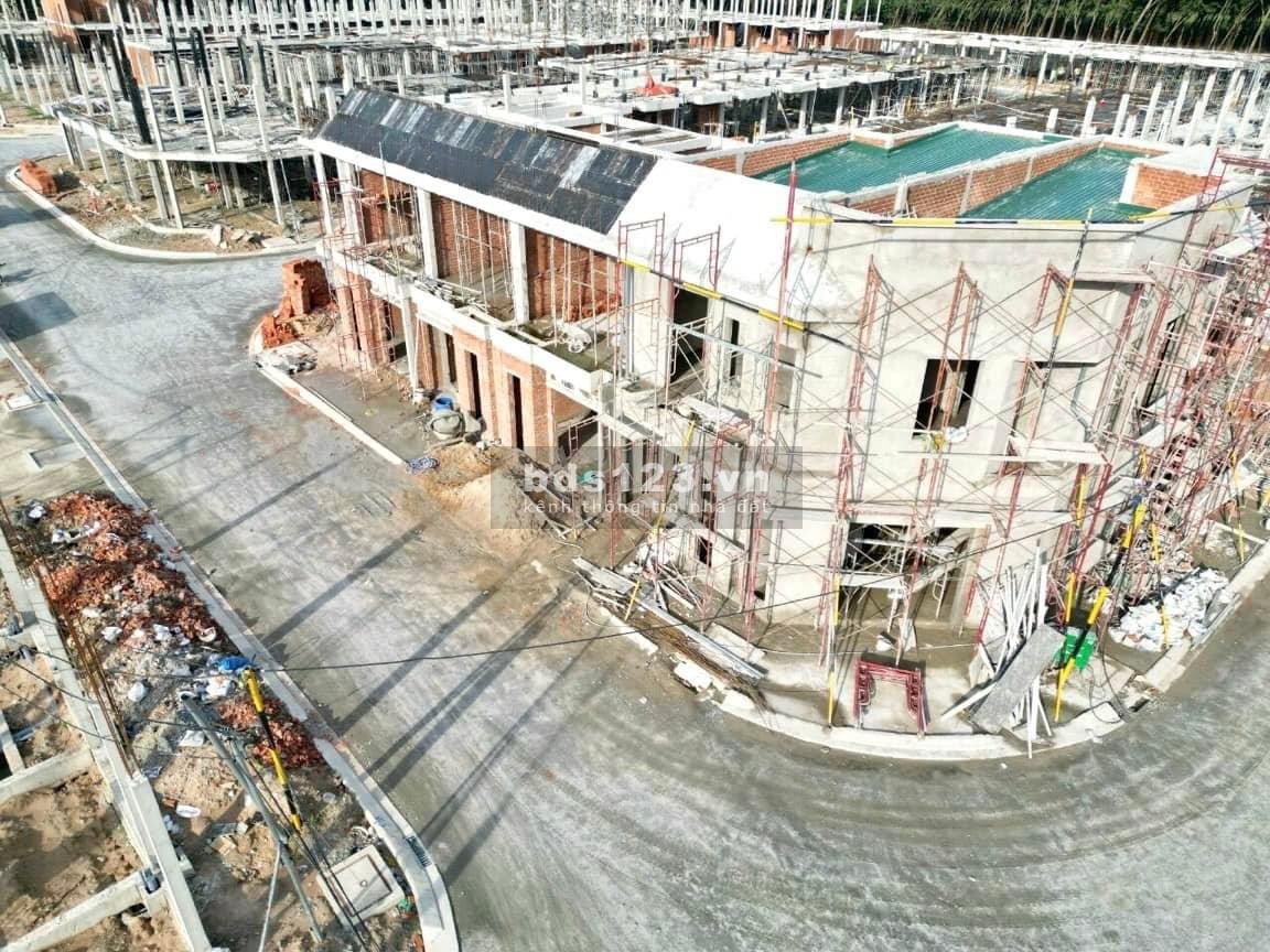 Bán nhà ở Bến Cát, cách TP mới 200m, vay NH 80% lãi 4,8%/năm, DT 118m², giá 1,6 tỷ