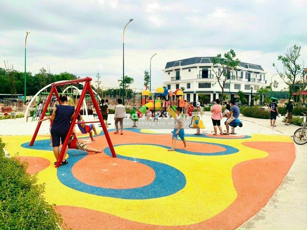 Bán nhà ở Bến Cát, cách TP mới 200m, vay NH 80% lãi 4,8%/năm, DT 118m², giá 1,6 tỷ