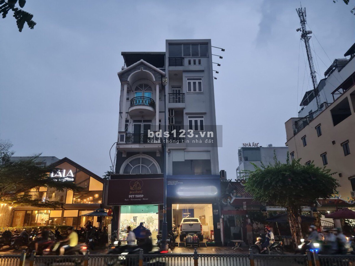 Mặt bằng, Văn Phòng kinh doanh 350m2 Bến Vân Đồn, Quận 4, Hồ Chí Minh