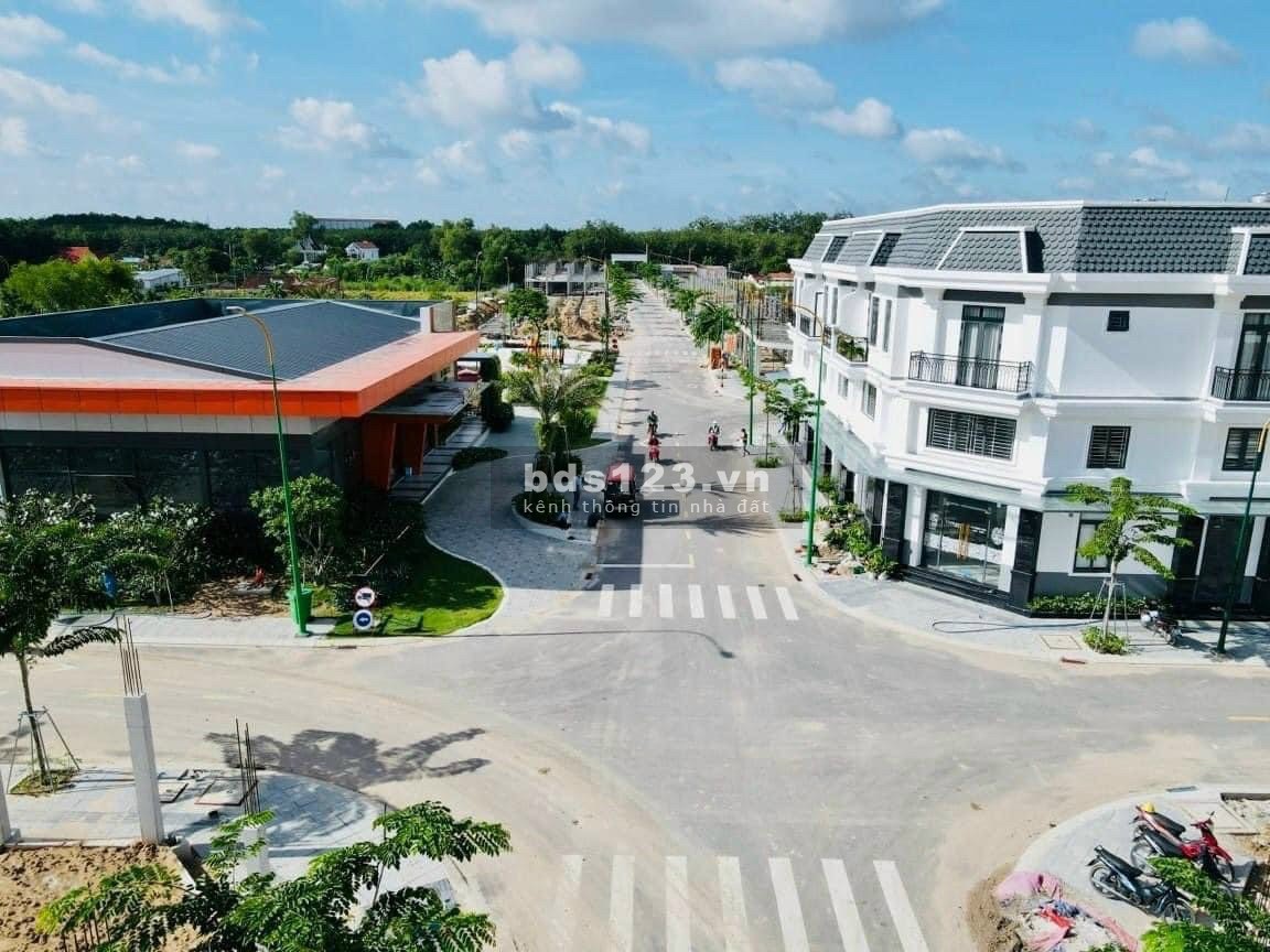Bán nhà ở Bến Cát, cách TP mới 200m, vay NH 80% lãi 4,8%/năm, DT 118m², giá 1,6 tỷ