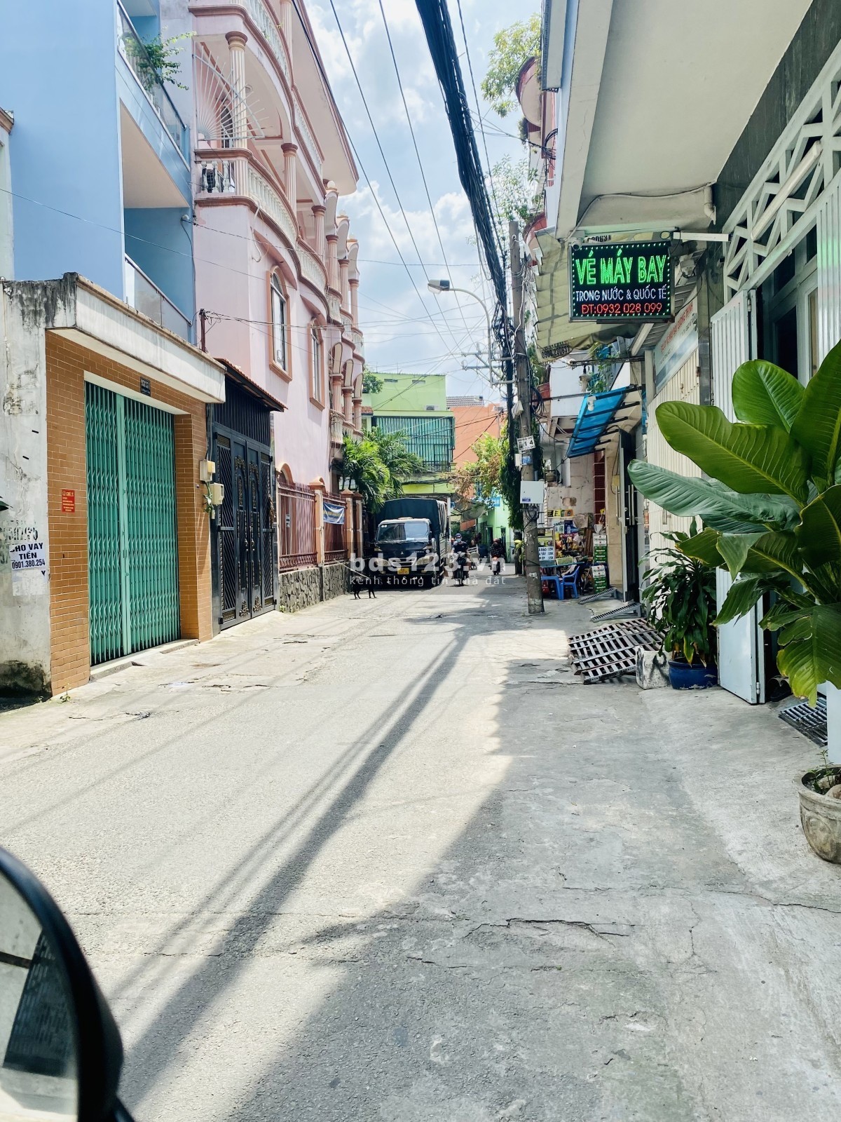 Bán nhà ngộp đường Lạc Long Quân, Tân Bình, 4 tầng DT 50m², giá cực rẻ