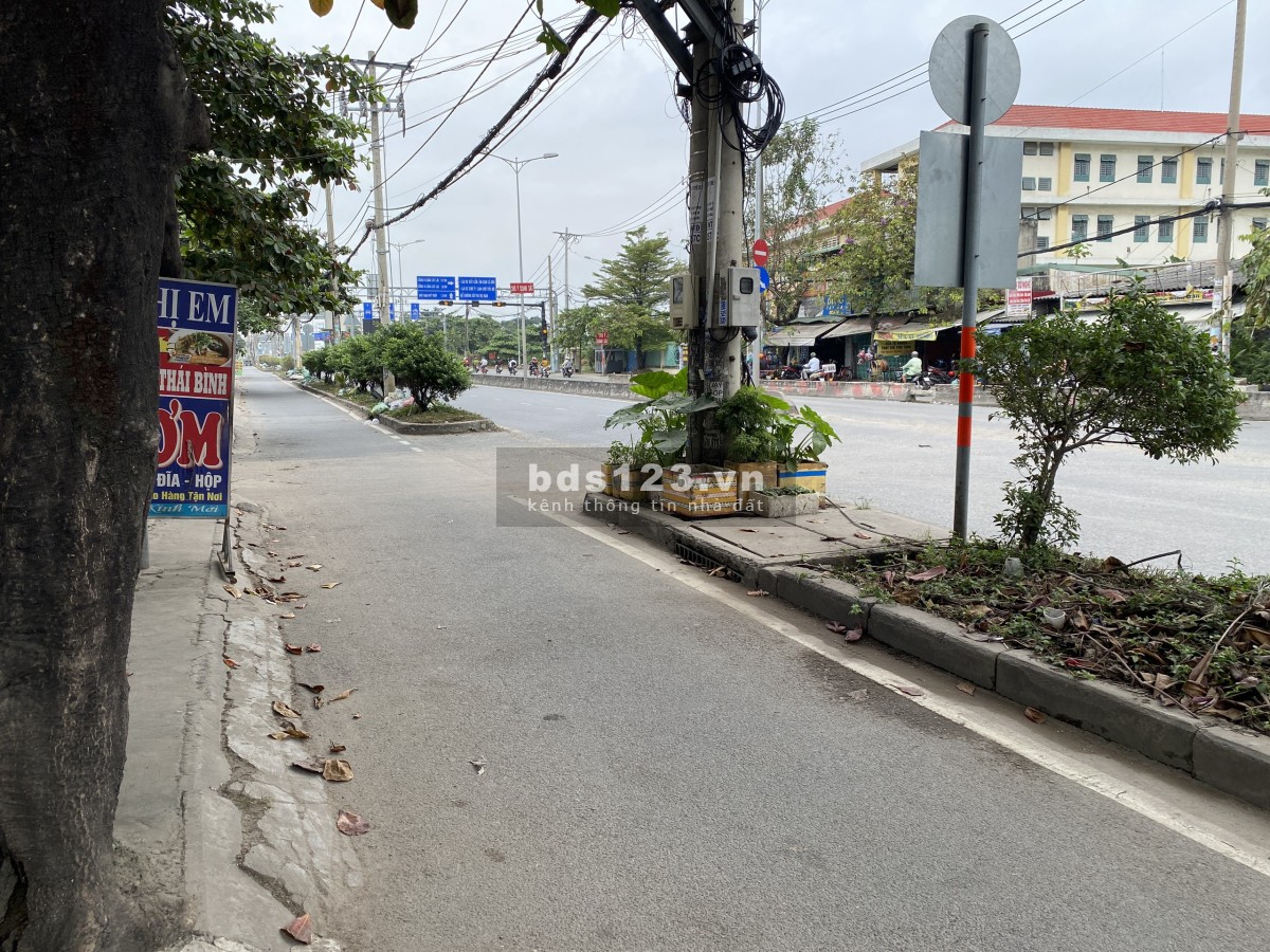 Cho thuê 2 mặt bằng mặt tiền Nguyễn Thị Định, gần Phà Cát Lái