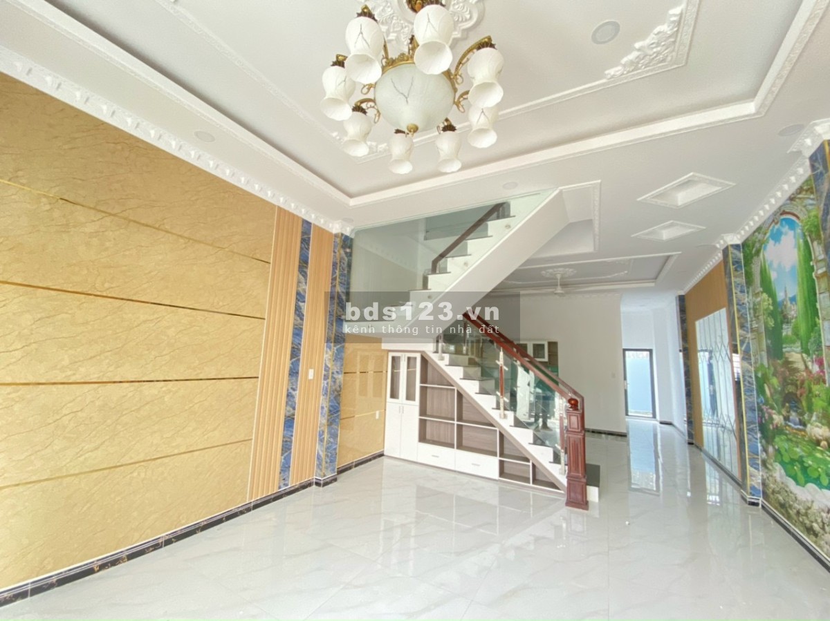 Bán nhà mặt tiền khu đô thị mới Bình Chánh DT 6 x 15m, sổ hồng riêng