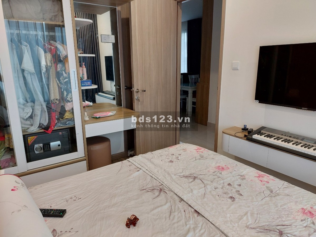 Cần tiền bán GẤP căn 2PN + 1 (2WC) view thoáng đẹp chỉ 1,9 tỷ tại Ocean Park LH: 0969.493.294