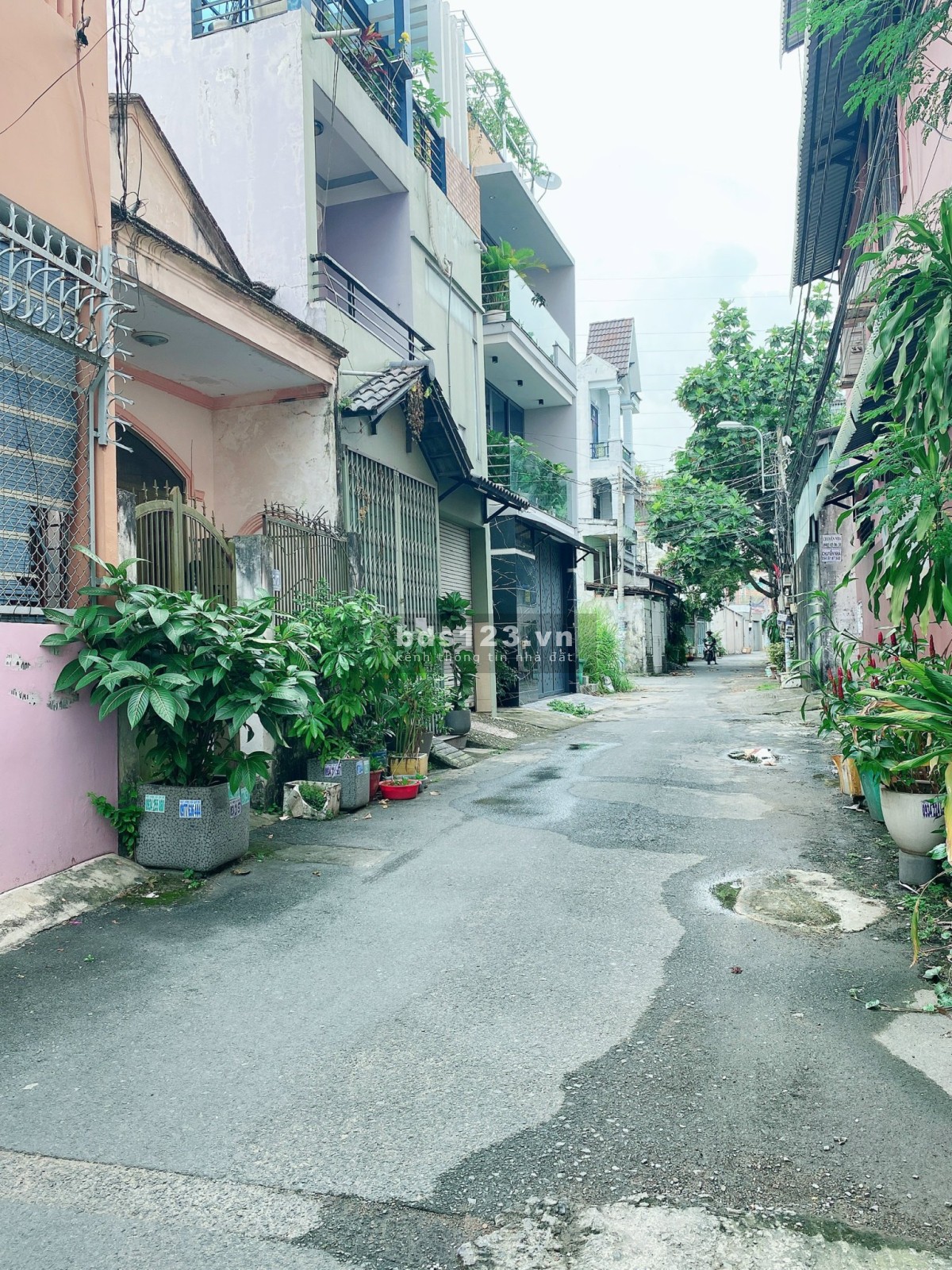 Bán nhà đường ô tô Trương Văn Thành, quận 9, DT 100m² x 3 tầng, giá 7,59 tỷ