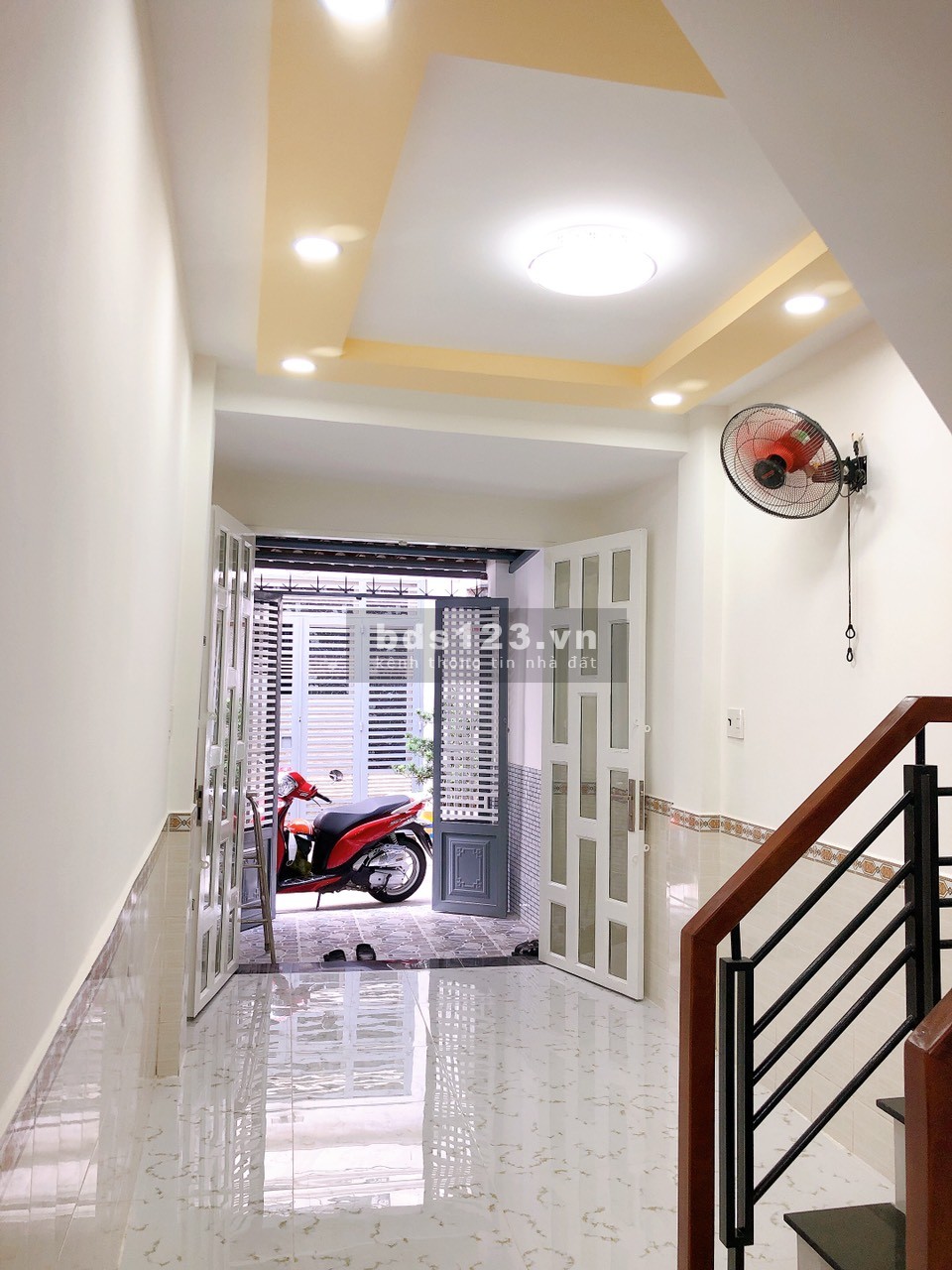 Bán nhà khu dân cư, gần đường số, quận 4, hẻm thông giá chưa tới 3 tỷ