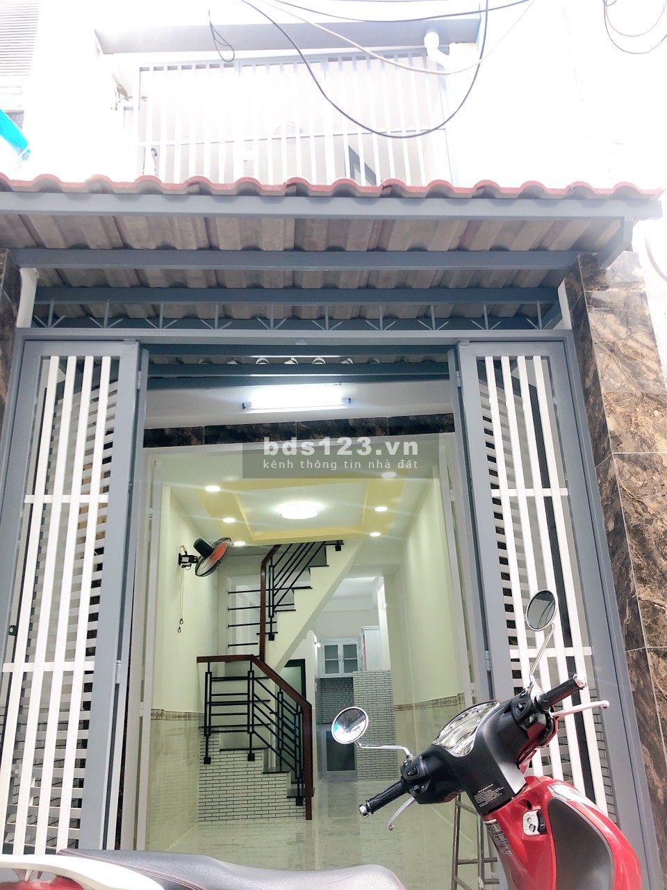 Bán nhà khu dân cư, gần đường số, quận 4, hẻm thông giá chưa tới 3 tỷ