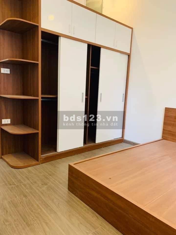 Bán nhà Nguyễn Trãi ô tô 20m, DTSD 40m² x 4 tầng, MT 3,7m, nhà mới ở ngay, giá 5,4 tỷ
