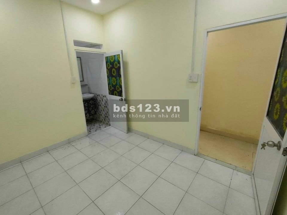 Bán gấp căn nhà đường Bùi Văn Hoài, DTSD 70m², SHR giá 1,7 tỷ