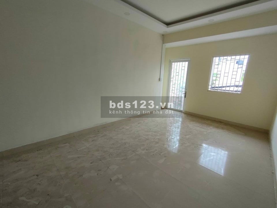 Bán gấp căn nhà đường Bùi Văn Hoài, DTSD 70m², SHR giá 1,7 tỷ