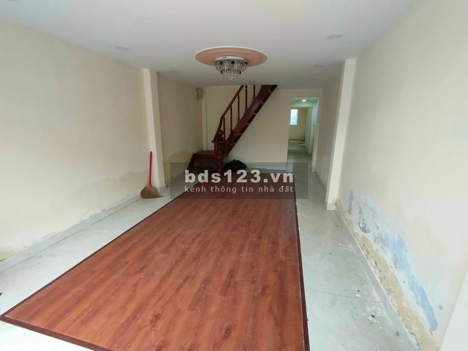 Bán gấp căn nhà đường Bùi Văn Hoài, DTSD 70m², SHR giá 1,7 tỷ