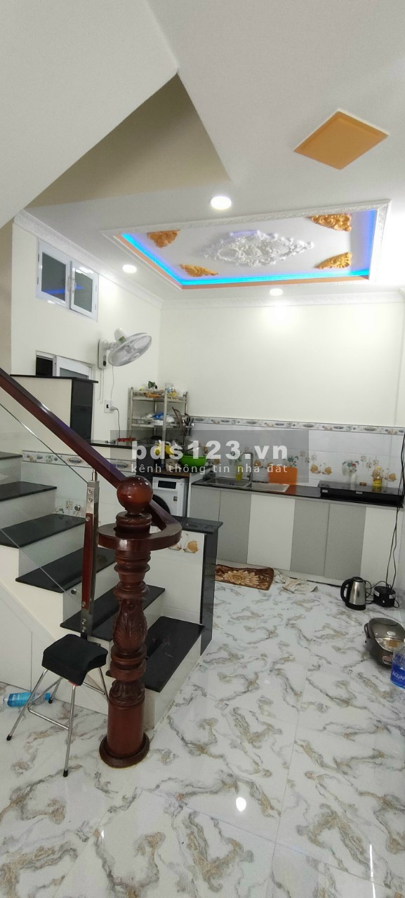Bán nhà vi bằng nằm trong hẻm số 1982/100 đường Huỳnh Tấn Phát, huyện Nhà Bè