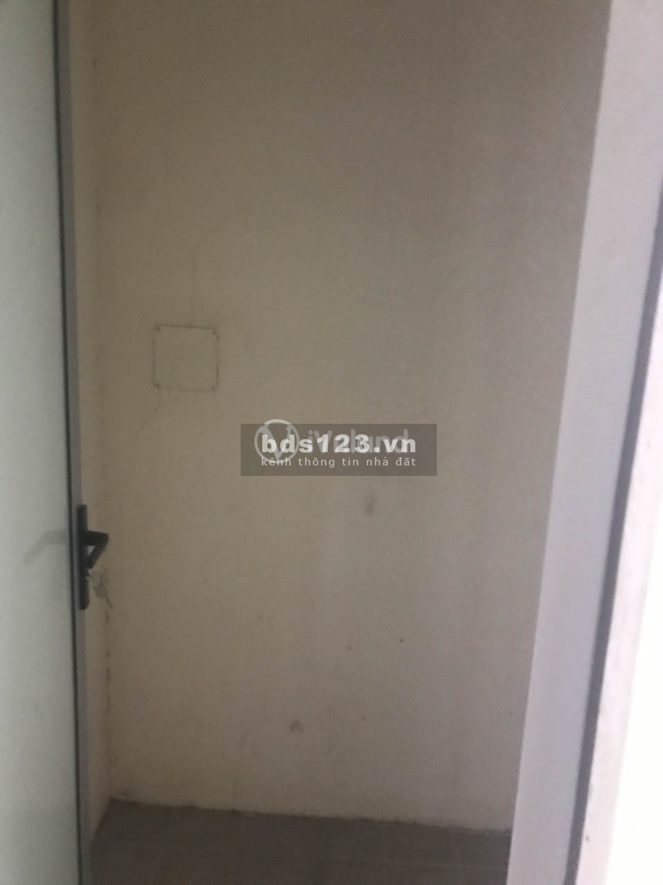Cần bán gấp căn chung cư vườn đào ở lạc long quân
