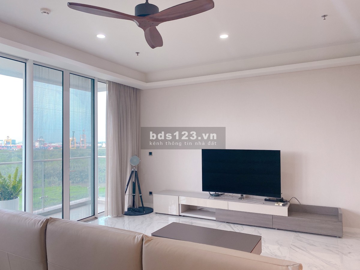 Cho thuê căn hộ cao cấp 3pn, dt 155m2 Sarica Sala view công viên, lh 0763829986
