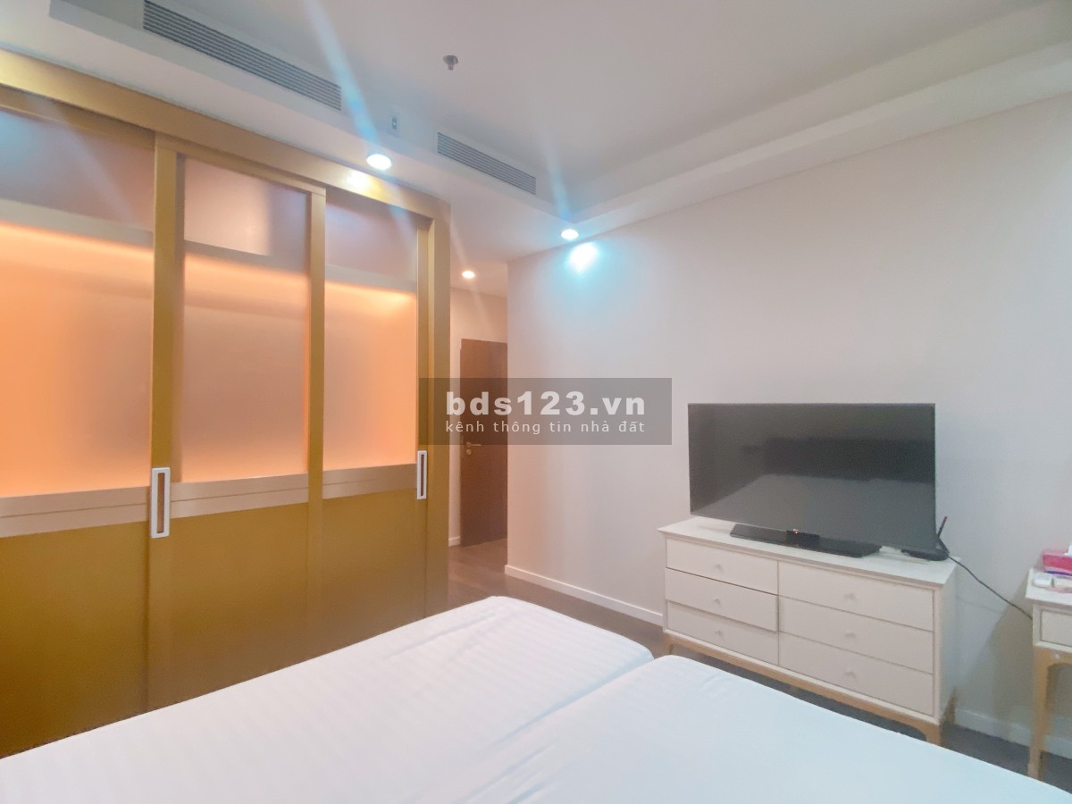 Cho thuê căn hộ cao cấp 3pn, dt 155m2 Sarica Sala view công viên, lh 0763829986