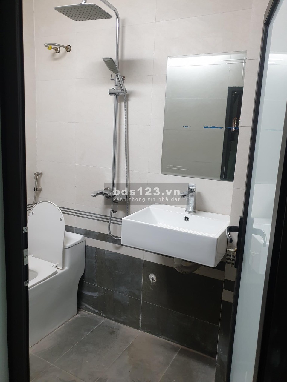 Bán nhà phố Xã Đàn DT 104m² x 5 tầng, mặt tiền 4,5m, giá bán 20,6 tỷ