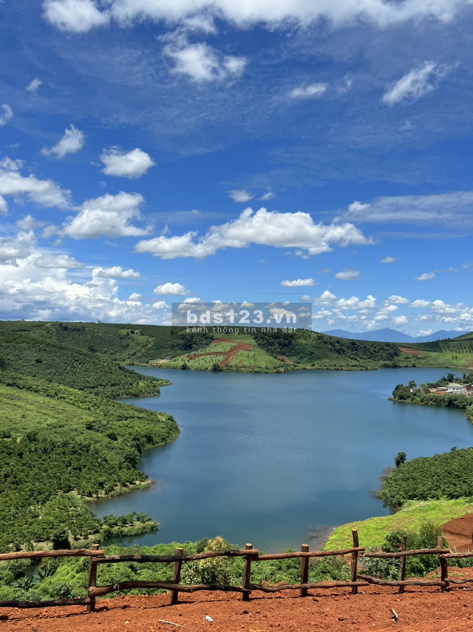 Thanh lý đất Ngộp View hồ 600m2 Sổ hồng Thổ cư Bảo Lộc giá rẻ chỉ 990 Triệu