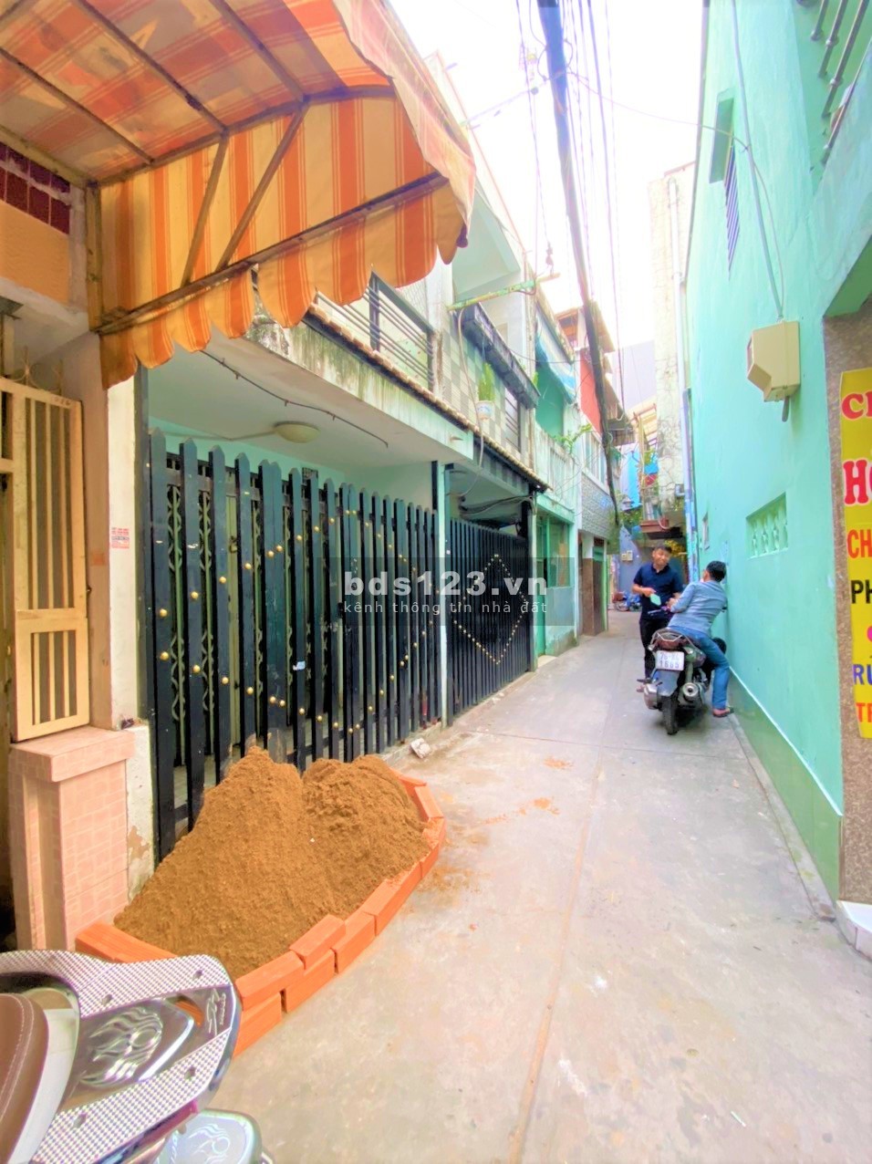 Bán nhà Phạm Văn Chí, quận 6, cách mặt tiền chỉ 30m chủ ở lâu năm nhà mới dọn vào ở ngay, 4tỷ TL