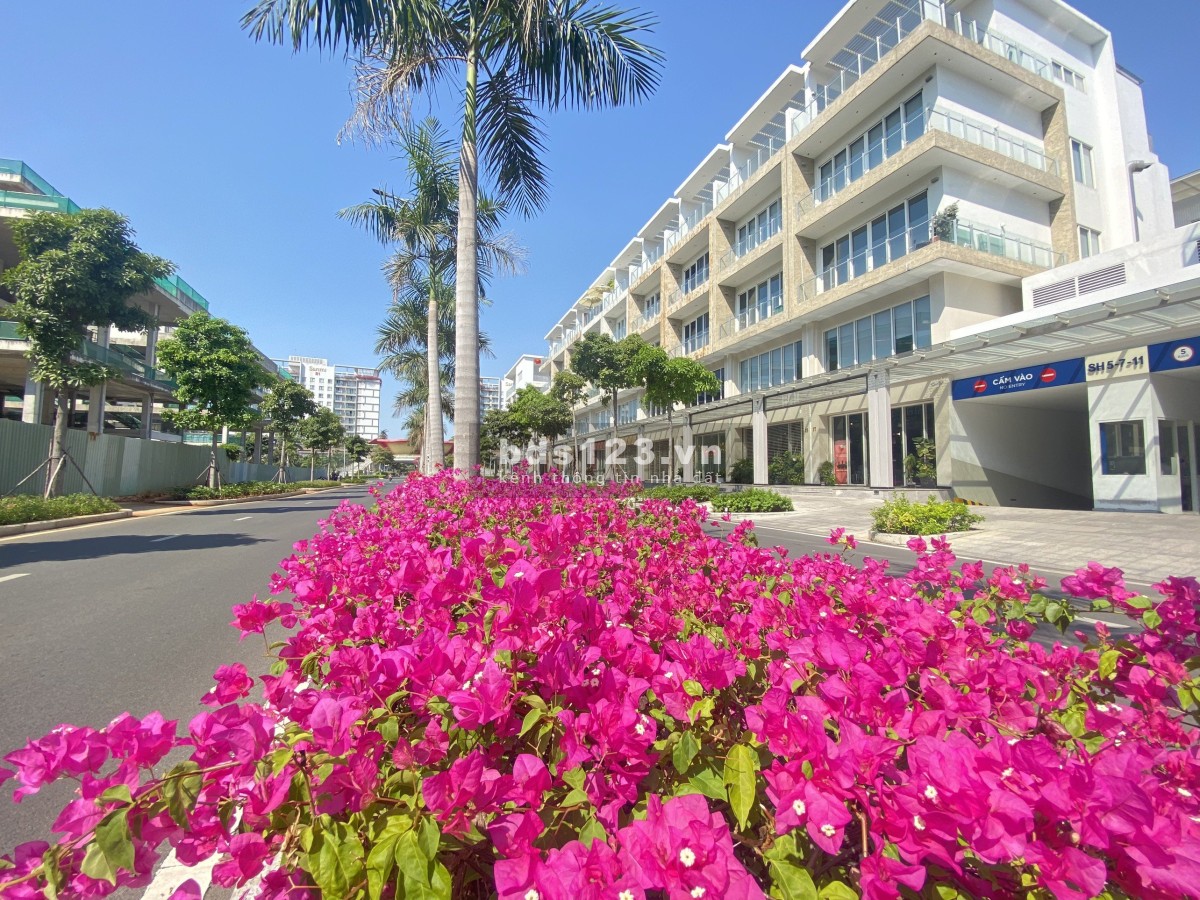 Cần tiền bán gấp shophouse Sari Town Sala có dòng tiền cho thuê cực tốt giá chỉ 65 tỷ