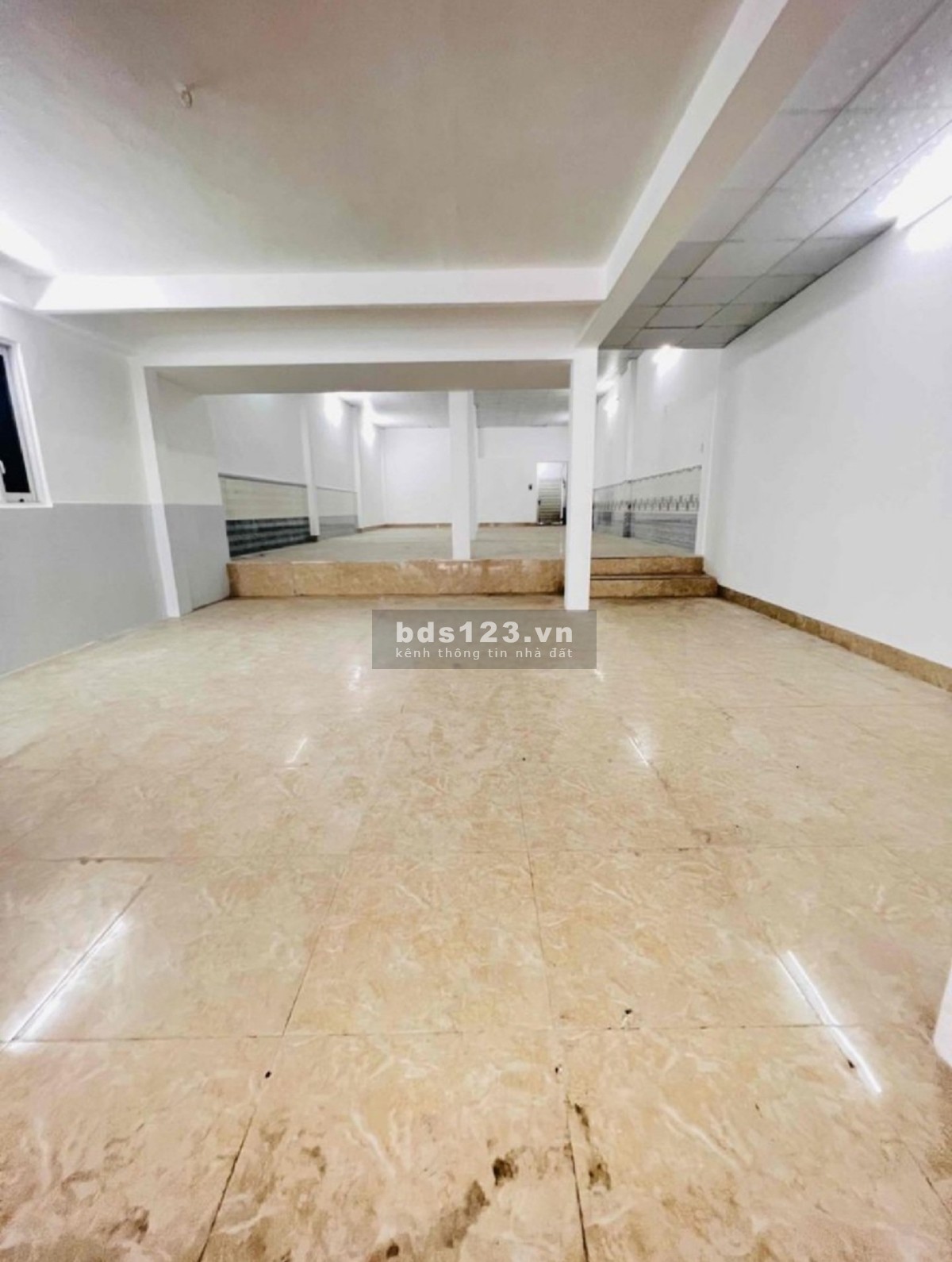 Cho thuê mặt bằng nguyên căn 320m2 mặt tiền đường Huỳnh Tấn Phát - Q7