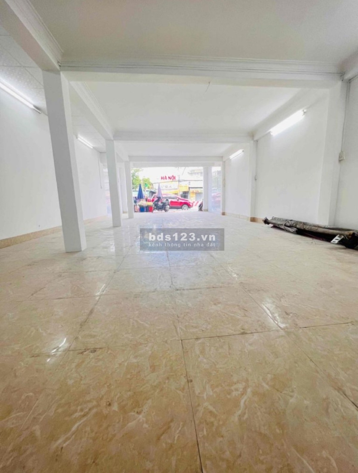 Cho thuê mặt bằng nguyên căn 320m2 mặt tiền đường Huỳnh Tấn Phát - Q7