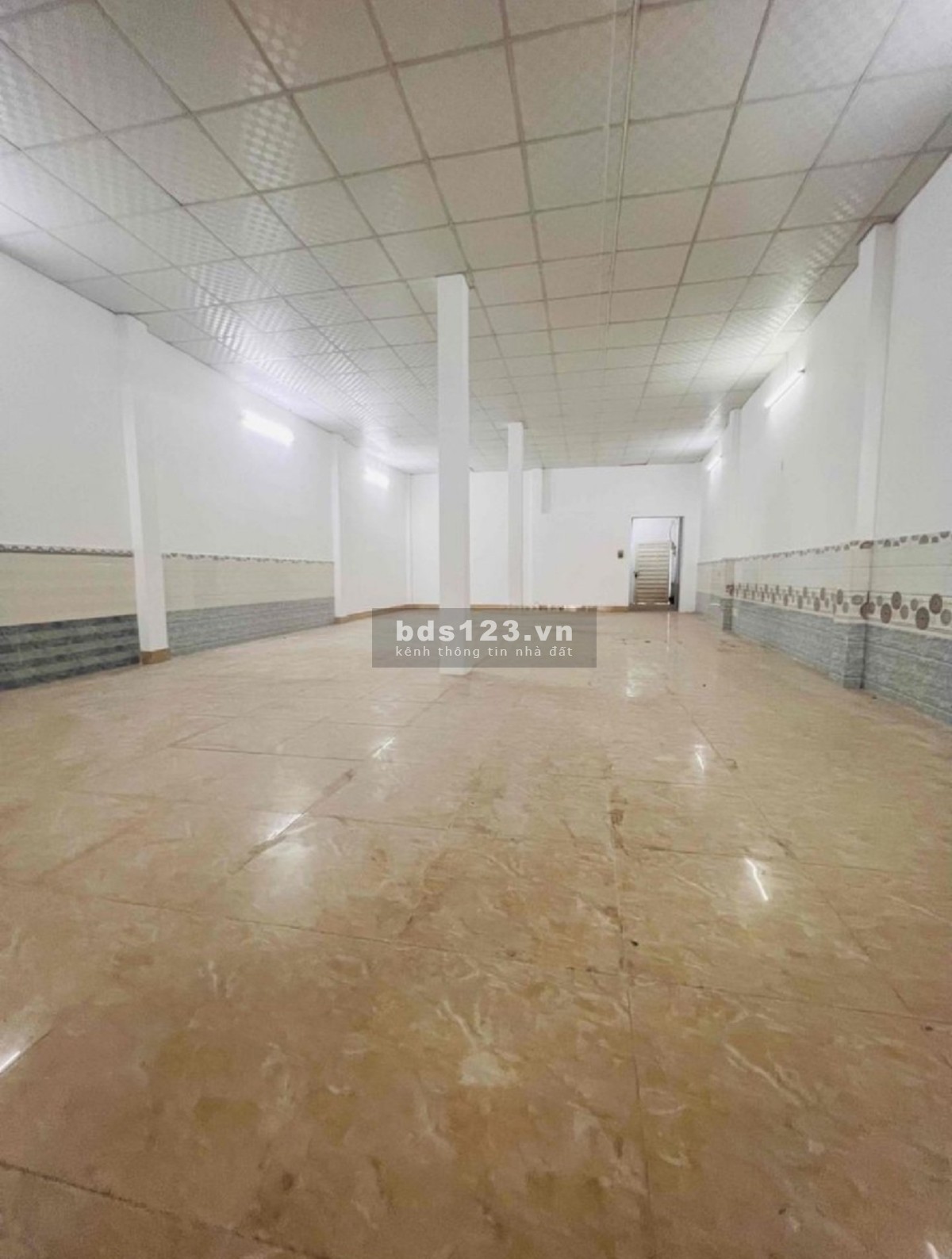 Cho thuê mặt bằng nguyên căn 320m2 mặt tiền đường Huỳnh Tấn Phát - Q7