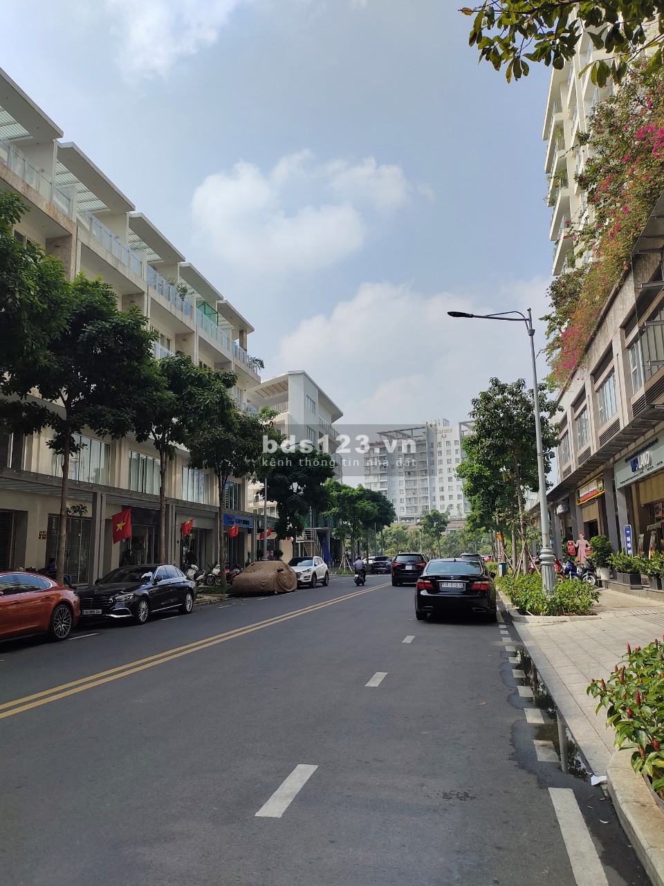 Cần tiền bán gấp shophouse Sari Town Sala có dòng tiền cho thuê cực tốt giá chỉ 65 tỷ