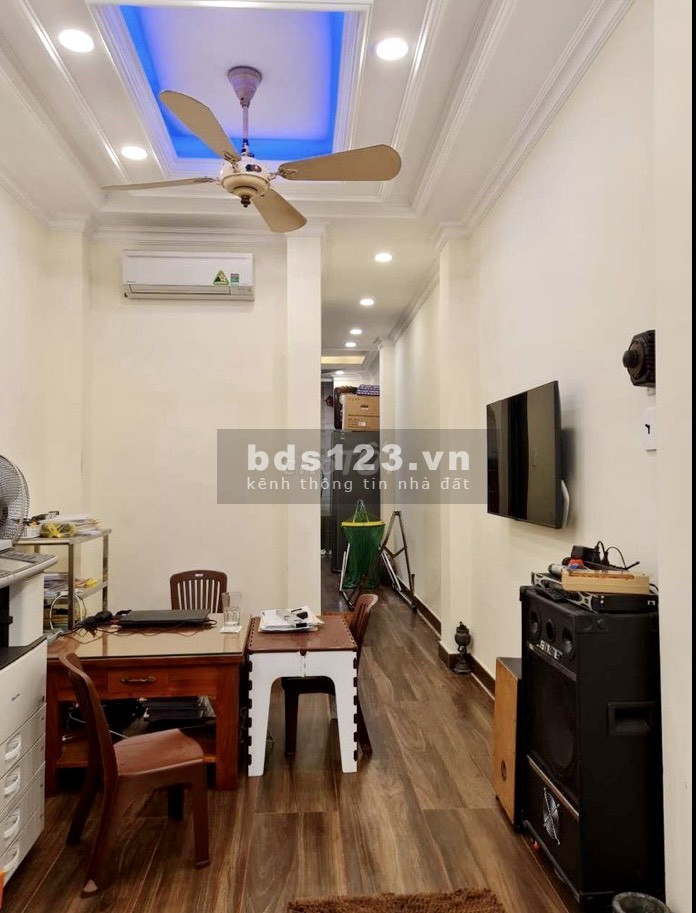 Bán nhà hẻm xe máy 184 Lý Chính Thắng, phường 9, quận 3, nhà 3 lầu