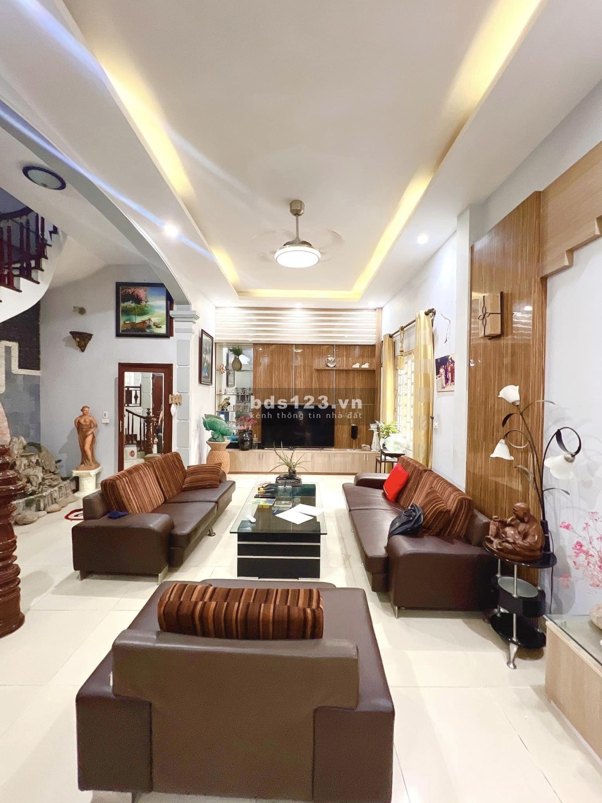 Bán nhà mặt ngõ Thụy Khuê gần ô tô, DT 60m², khu kinh doanh chỉ 6 tỷ đồng