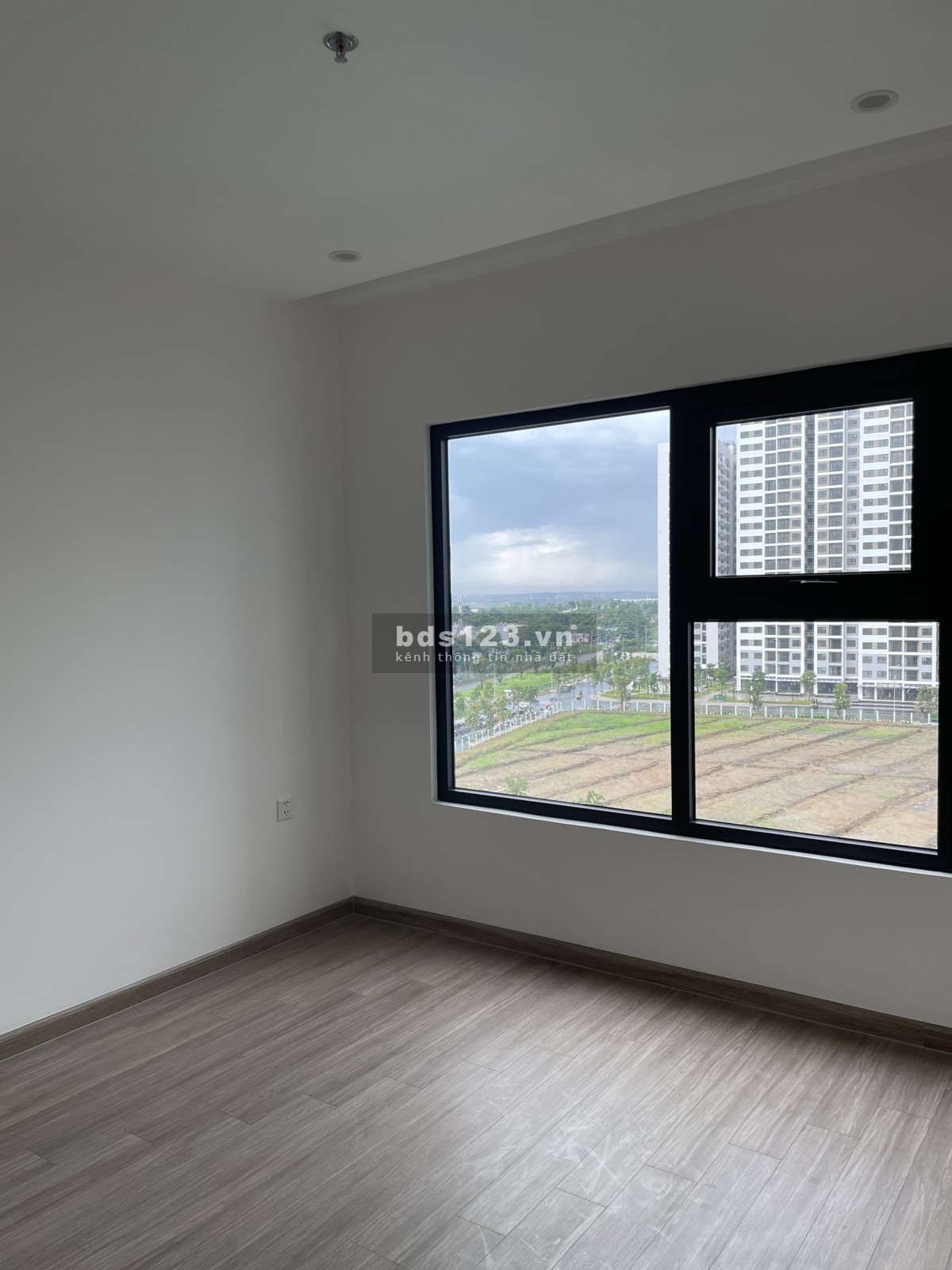 Bán căn 2 PN+ Origami mới 100% tầng 09 giá rẻ hơn chủ đầu tư 900 triệu
