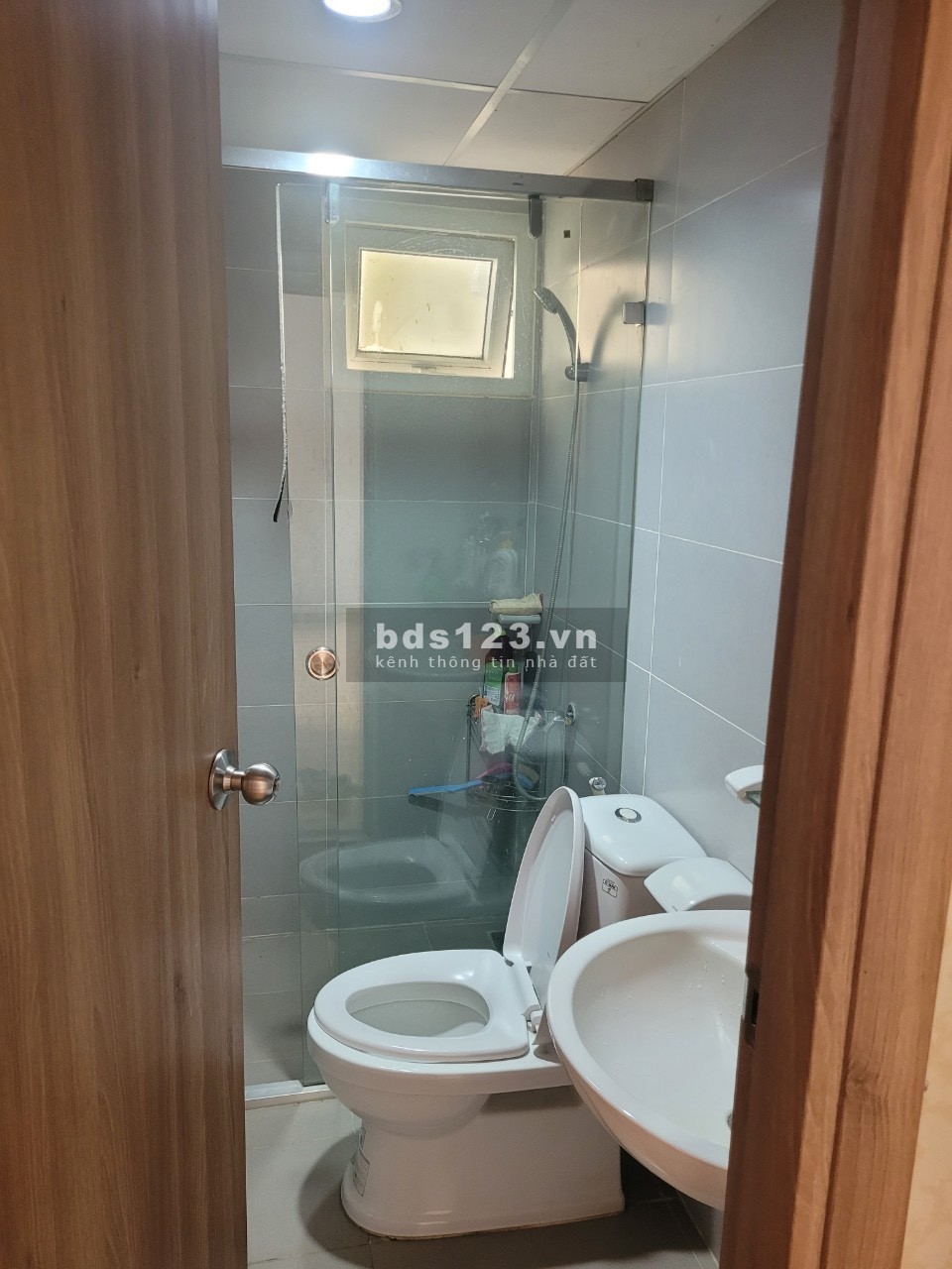 Cần bán chung cư Bộ Công An, 70m2, 2 phòng ngủ giá 2 tỷ 990tr