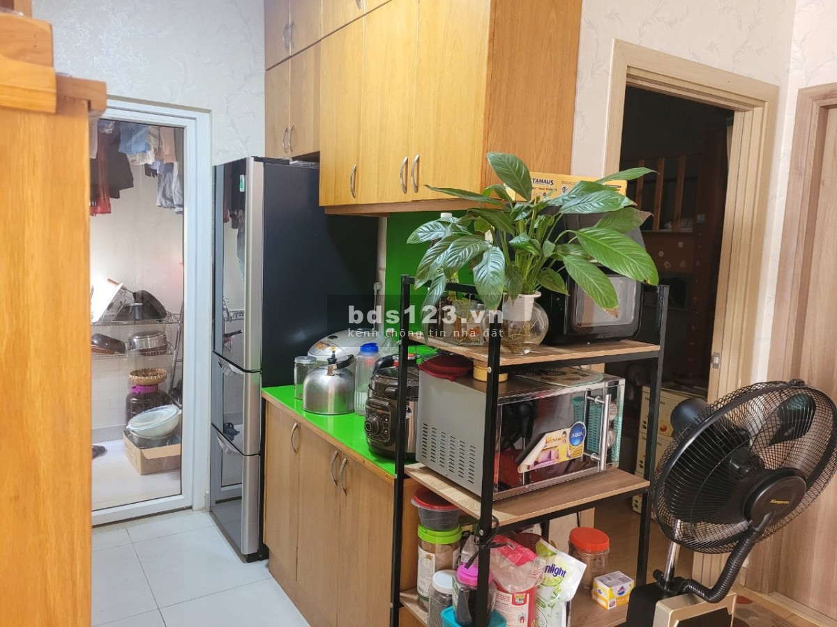 Cần bán chung cư Bộ Công An, 70m2, 2 phòng ngủ giá 2 tỷ 990tr
