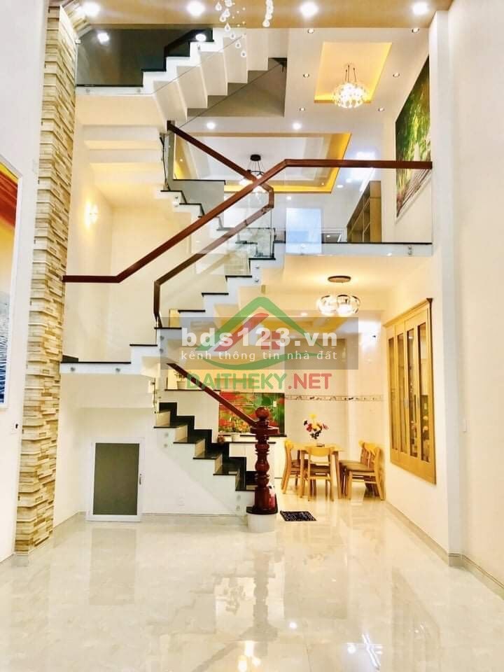 Siêu phẩm Tân Phú ra HXH Thoại Ngọc Hầu chỉ 10m, DT 45m² x 3 lầu, nhỉnh giá 4 tỷ LH 0934702921