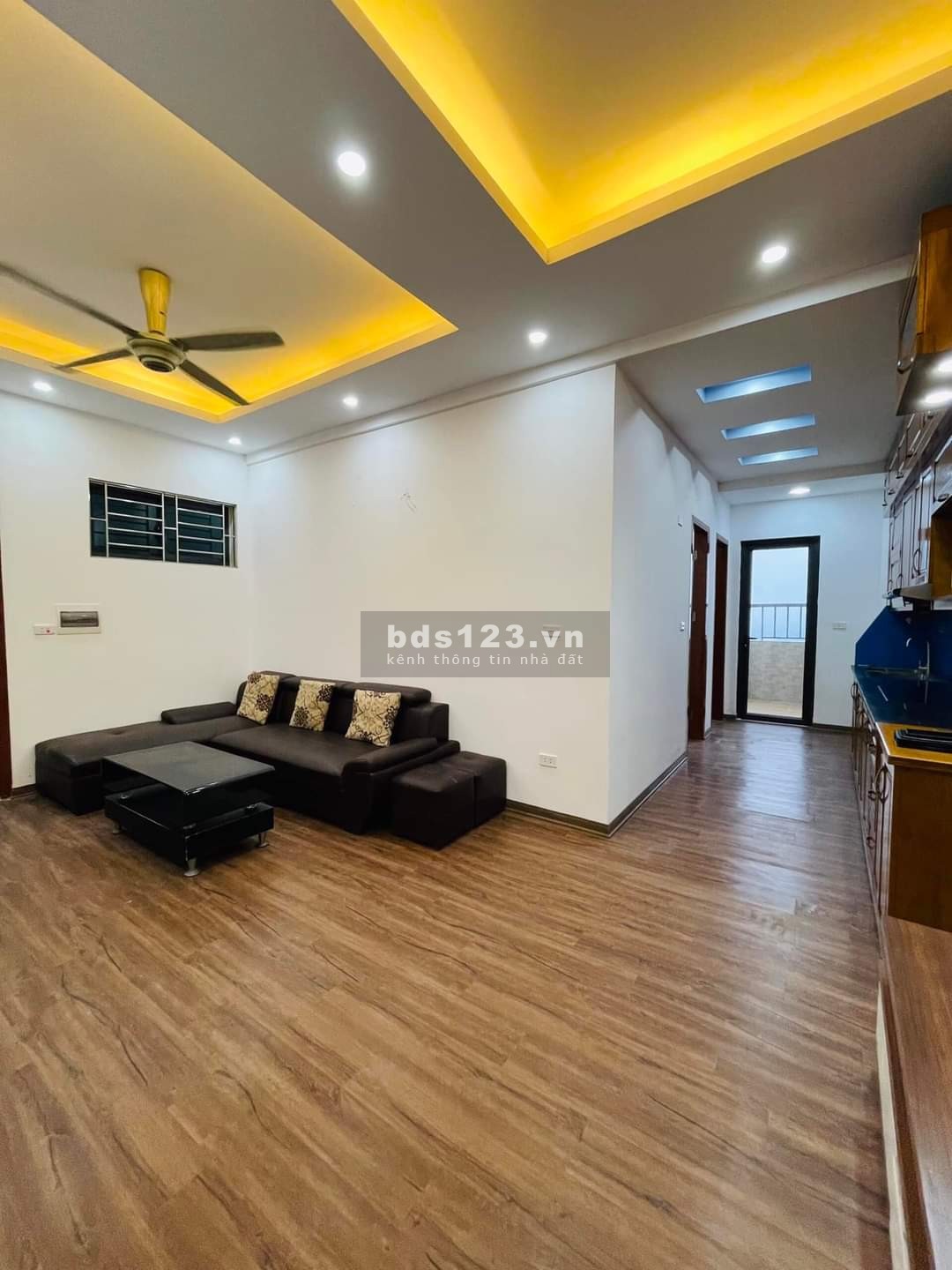 2.15 tỷ căn hộ chung cư vị trí cực đẹp mt Nguyễn Xiền dt 74m2 3pn, tặng nội thất