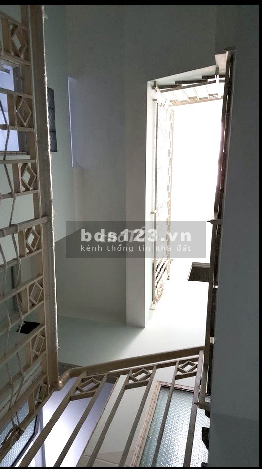 Bán gấp nhà hẻm xe hơi đường số 5, phường Linh Đông, Thủ Đức, nhà 1 trệt 2 lầu